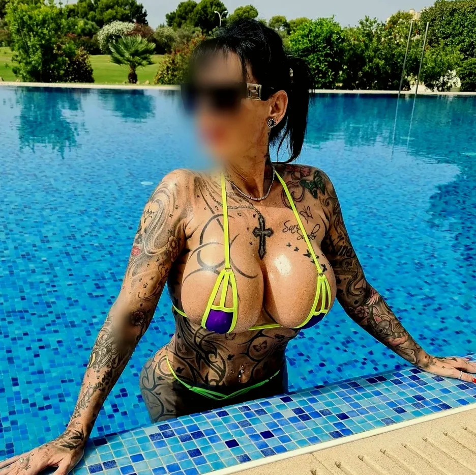 Lynn, 39